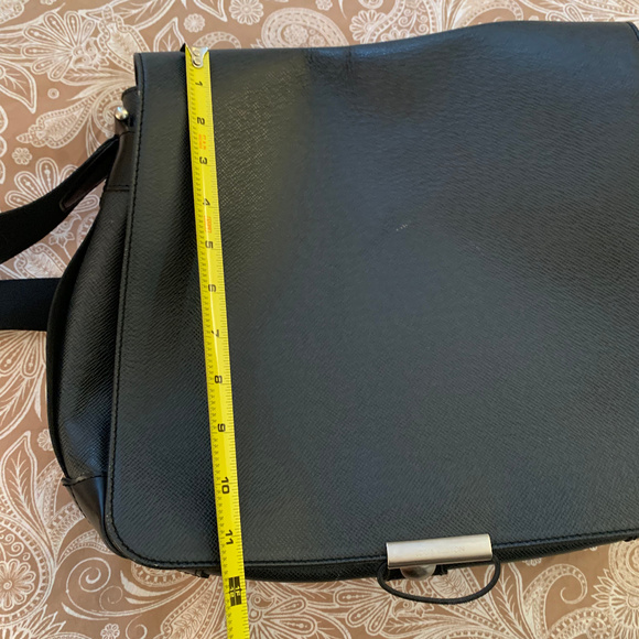 ****SOLD****Louis Vuitton Black Leather Messenger - Picture 8 of 9
